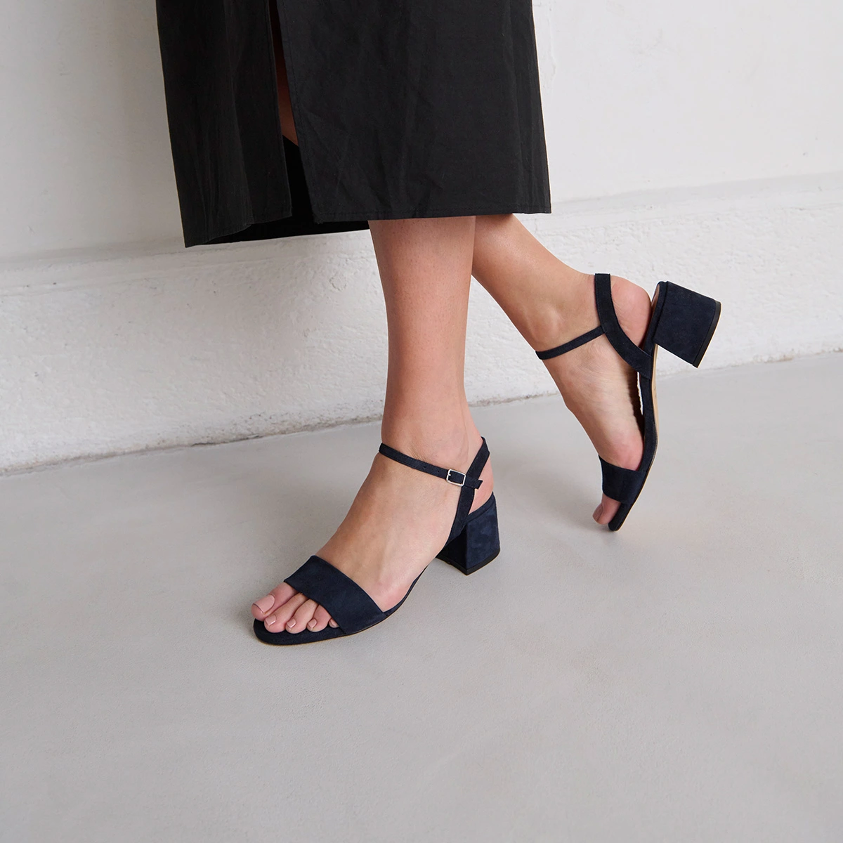 Sandales à talons et bouts ronds en velours marine | ANKER | Jonak
