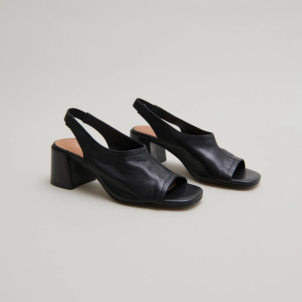 Sandales à bouts ouverts en cuir noir | BROWNIE | Jonak