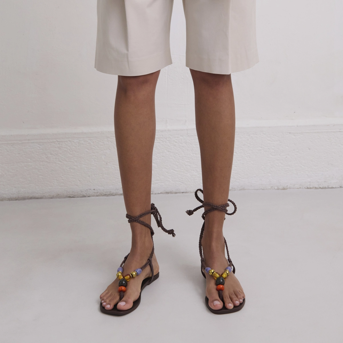 Nu-pieds &agrave; lacets en cuir et corde marron fonc&eacute; | SIENNA | Jonak
