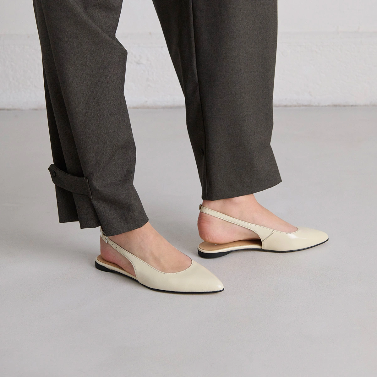 Ballerines slingbacks en vernis plissé ecru | NOA | Jonak
