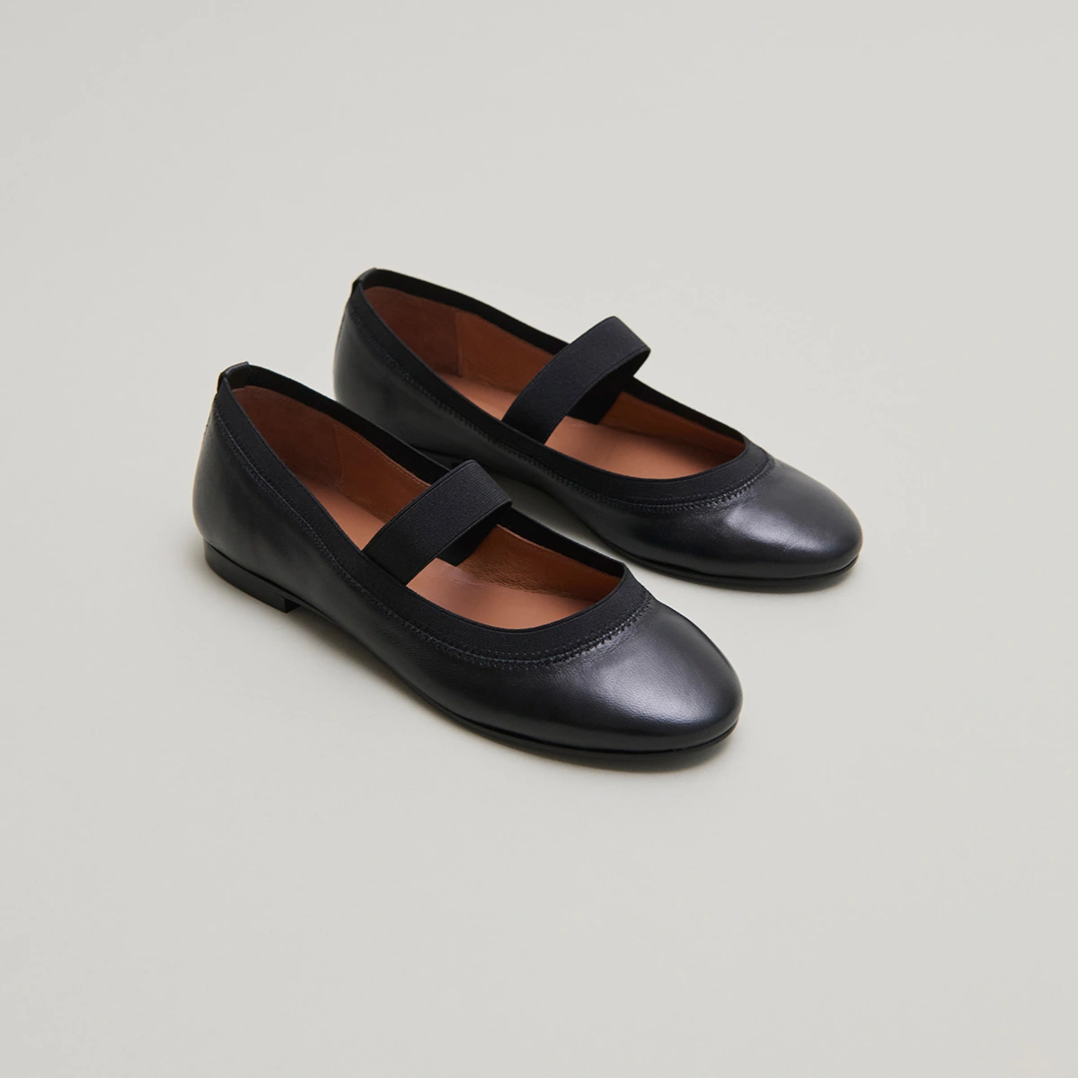 Ballerines à lanières en cuir noir | DABUS | Jonak