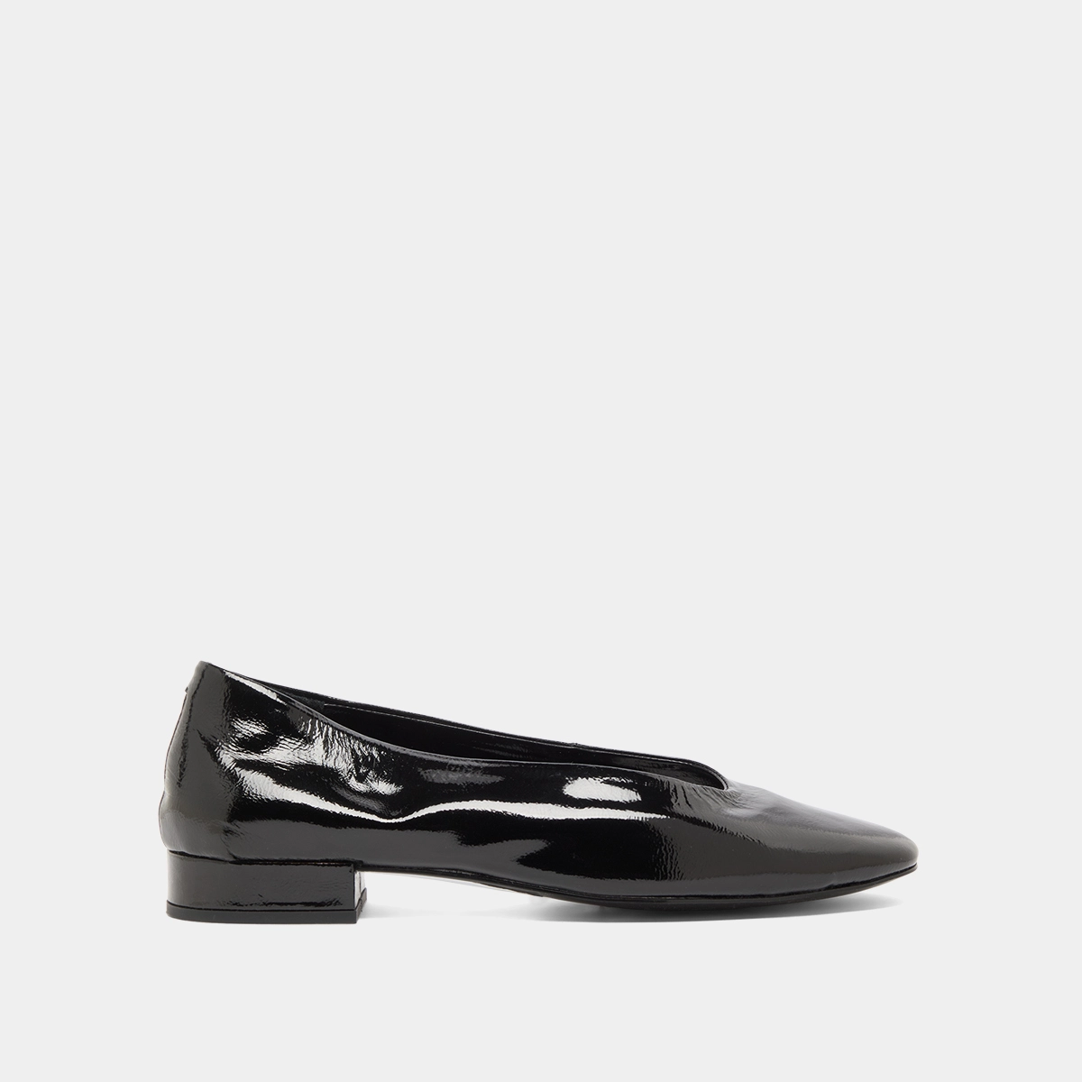 Ballerines &agrave; petits talons en vernis pliss&eacute; noir | LEA | Jonak