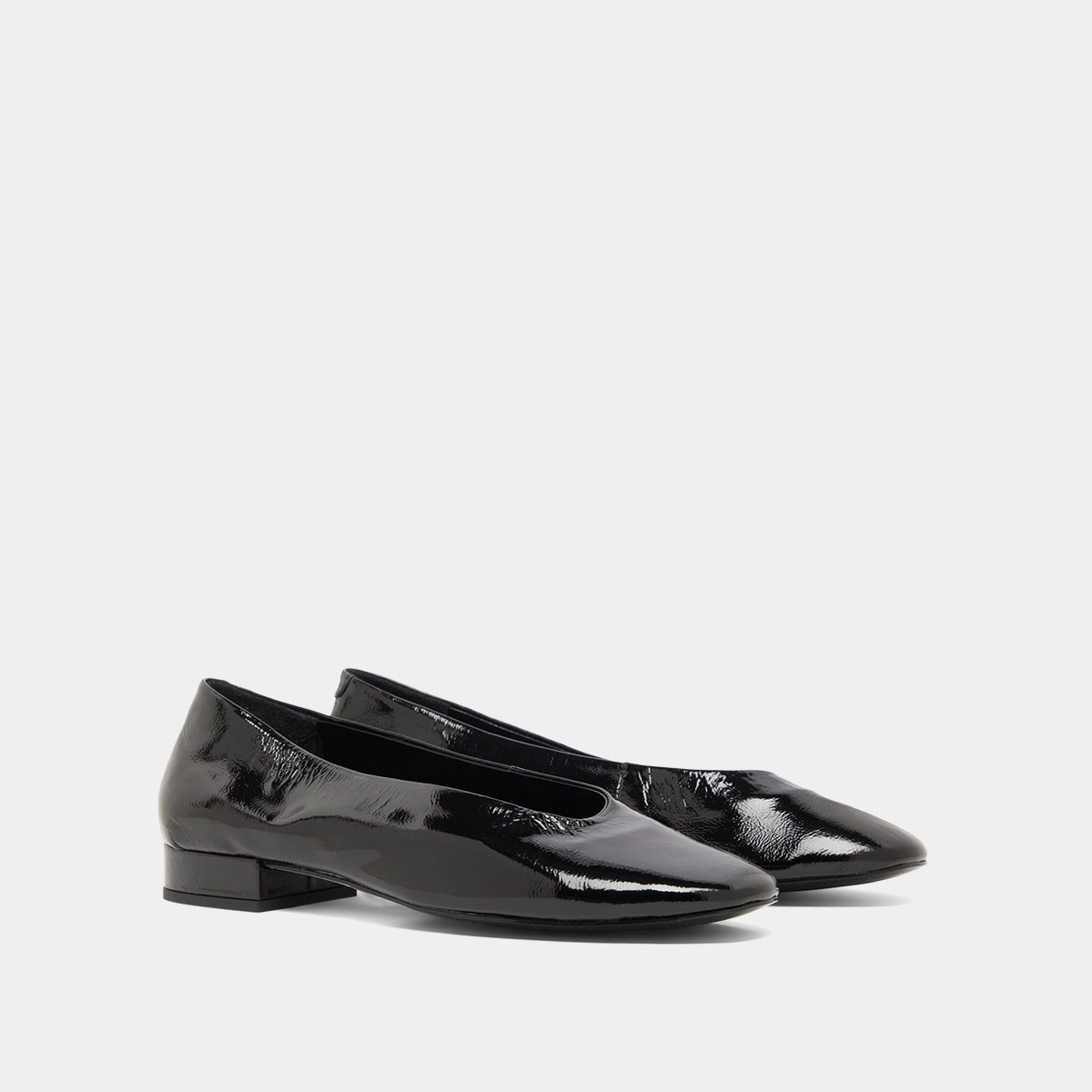 Ballerines &agrave; petits talons en vernis pliss&eacute; noir | LEA | Jonak