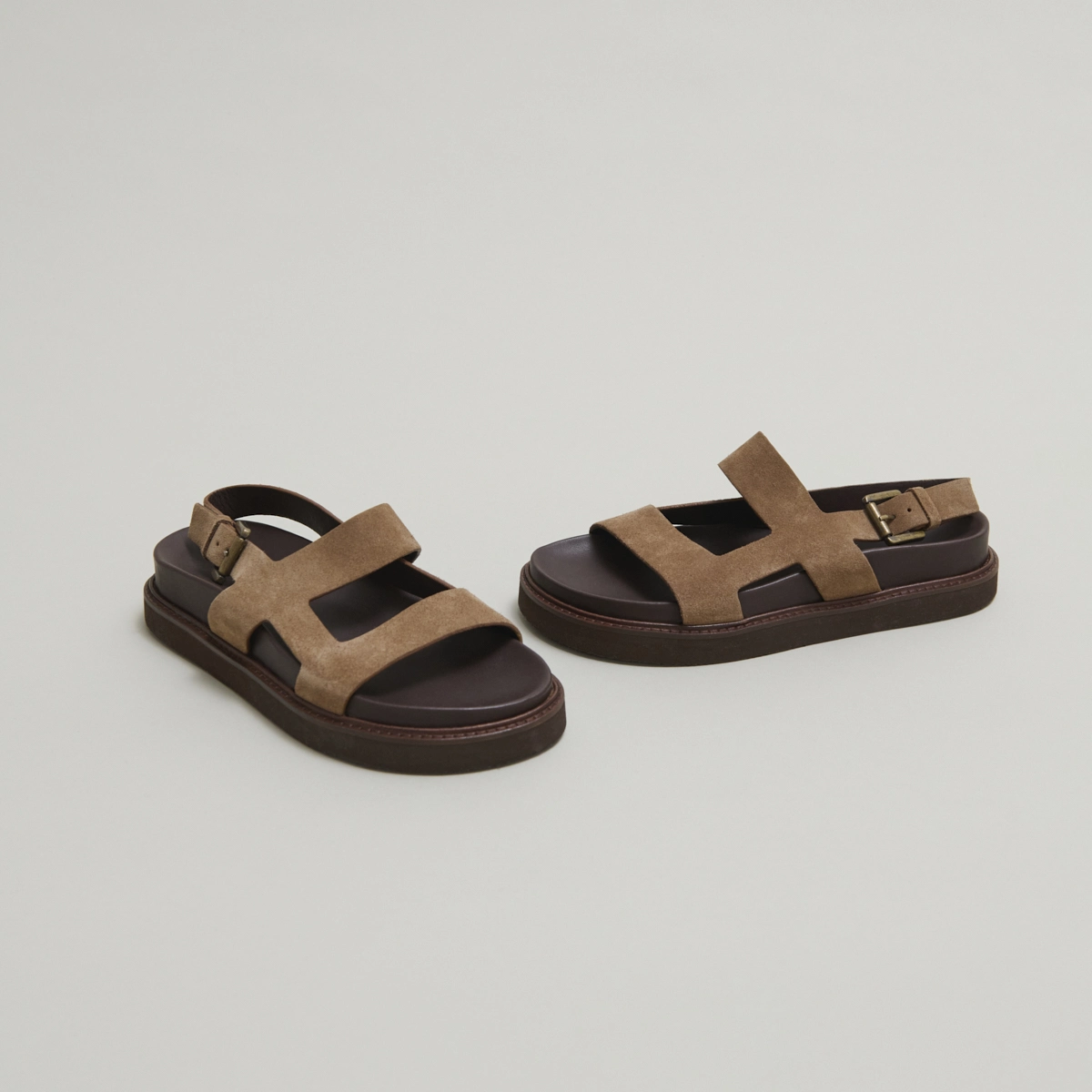 Sandales à brides croisées en croûte taupe | LAGUNE | Jonak
