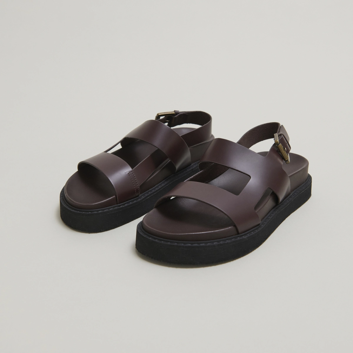 Sandales à brides croisées en cuir glacé marron foncé | LAGUNE | Jonak
