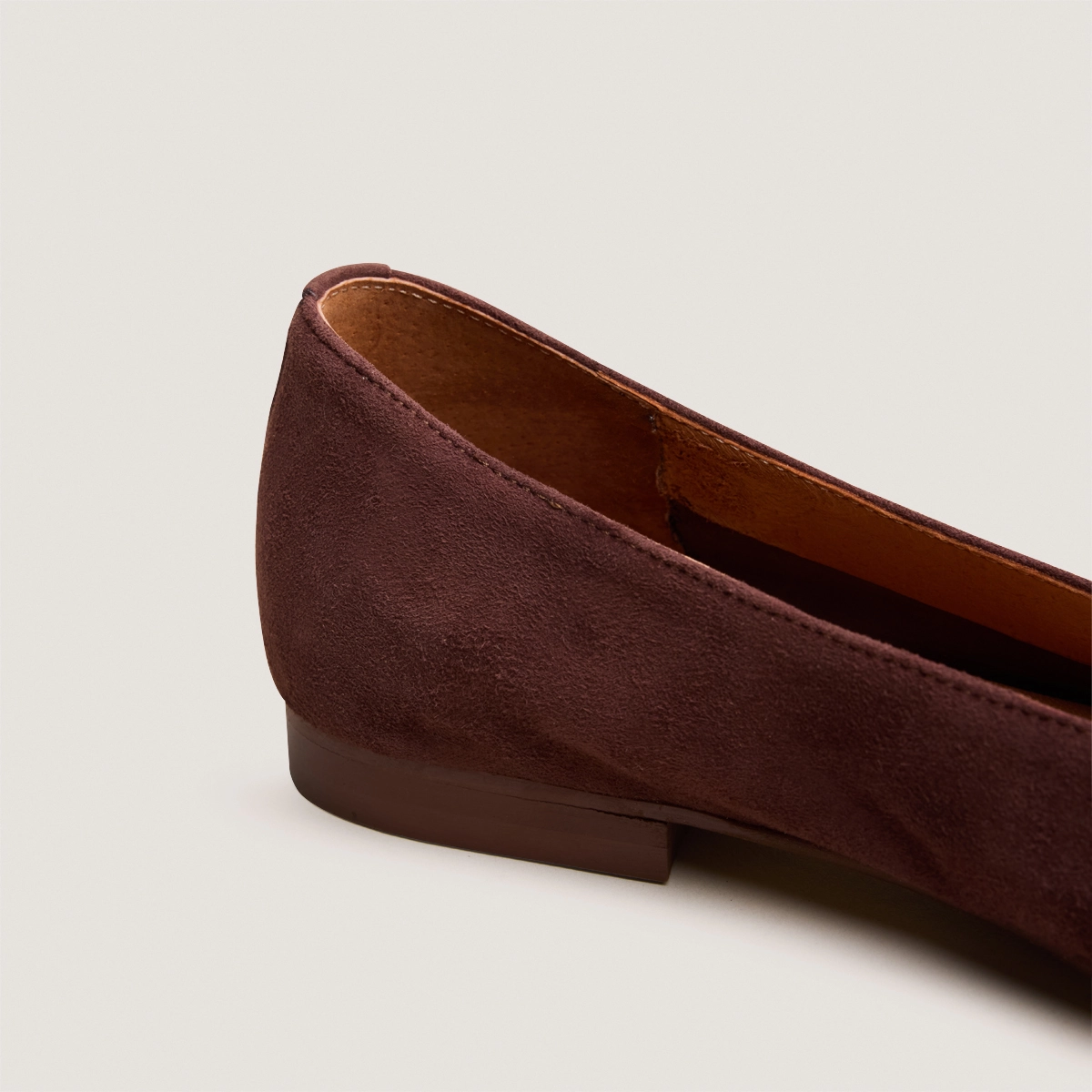 Ballerines à bouts pointus en velours marron foncé | DASSUS | Jonak