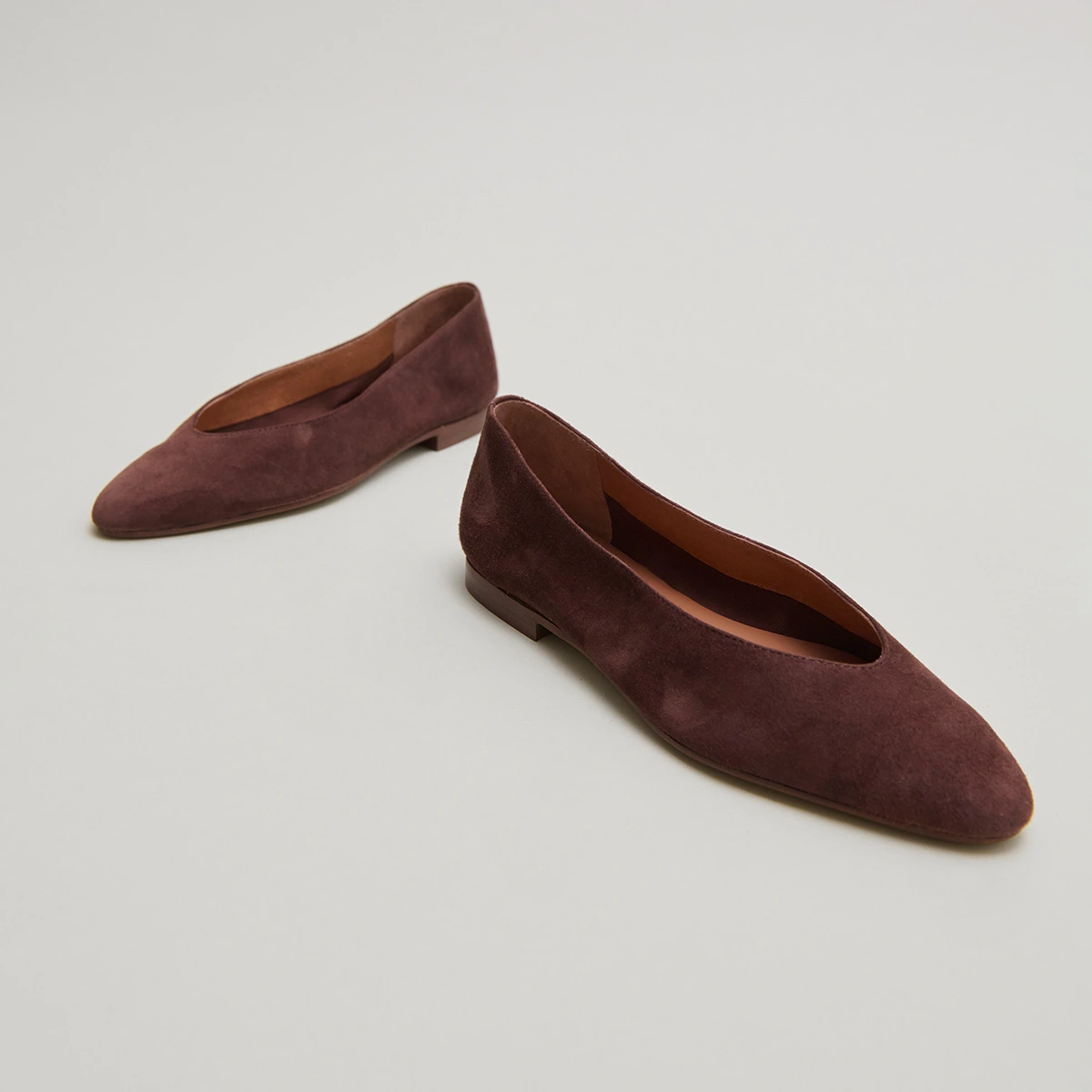 Ballerines à bouts pointus en velours marron foncé | DASSUS | Jonak
