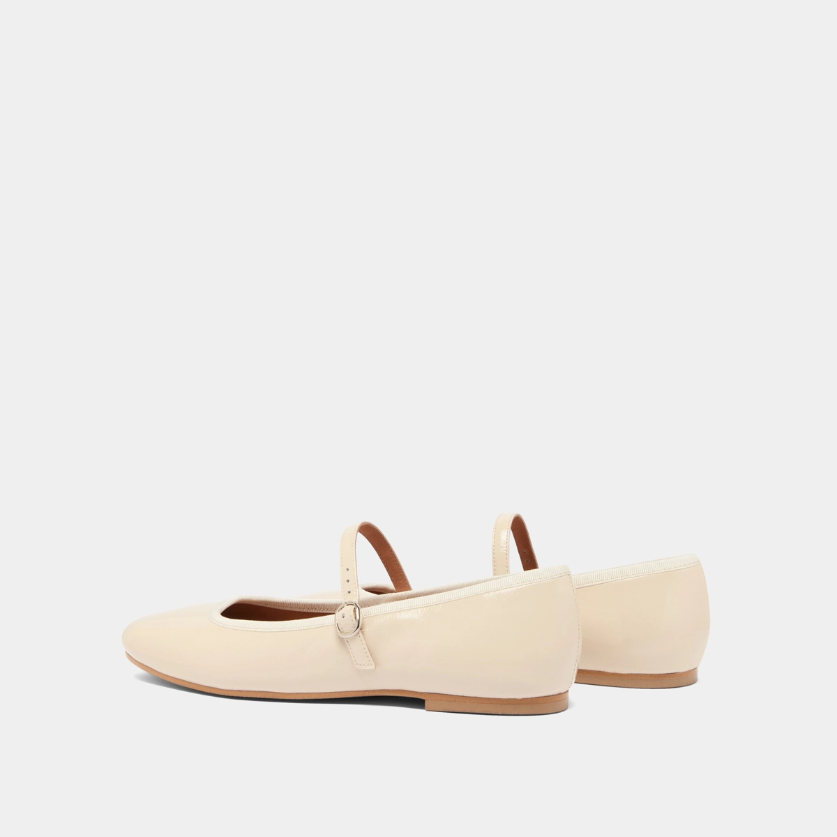 Ballerines &agrave; brides en vernis pliss&eacute; &eacute;cru | DOUCEUR | Jonak