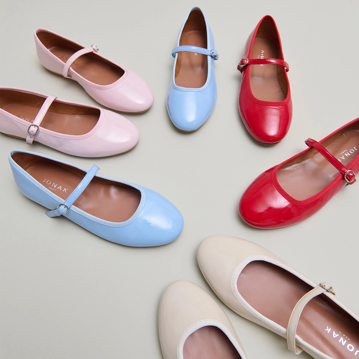 Ballerines &agrave; brides en vernis pliss&eacute; &eacute;cru | DOUCEUR | Jonak