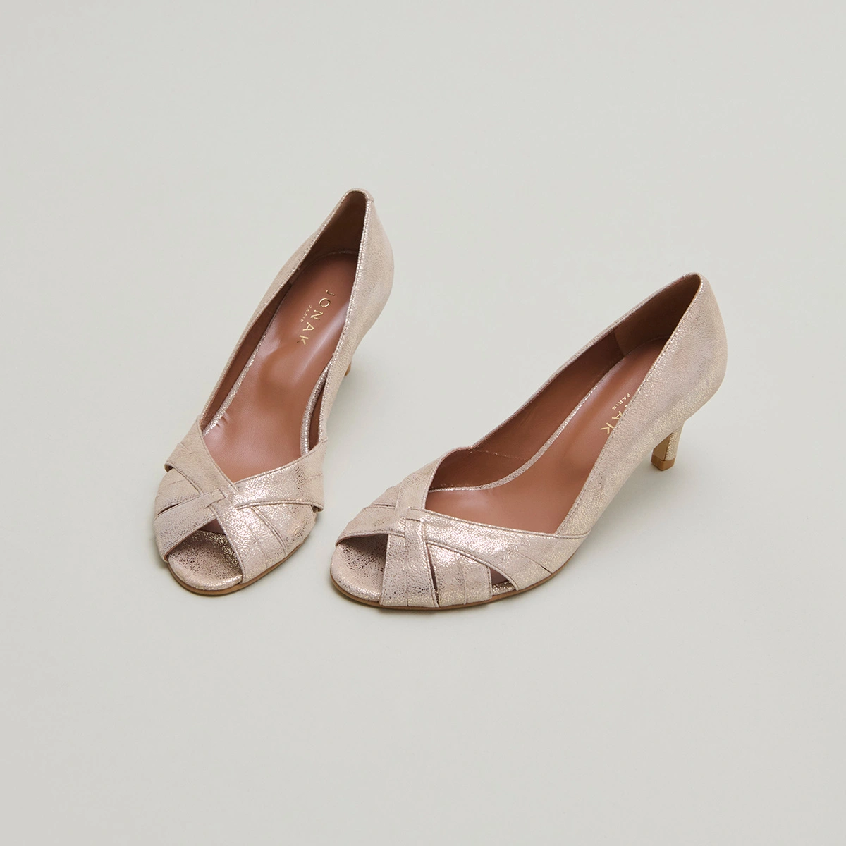 Escarpins &agrave; petits talons en velours lamin&eacute; platine | DAMIENNE | Jonak