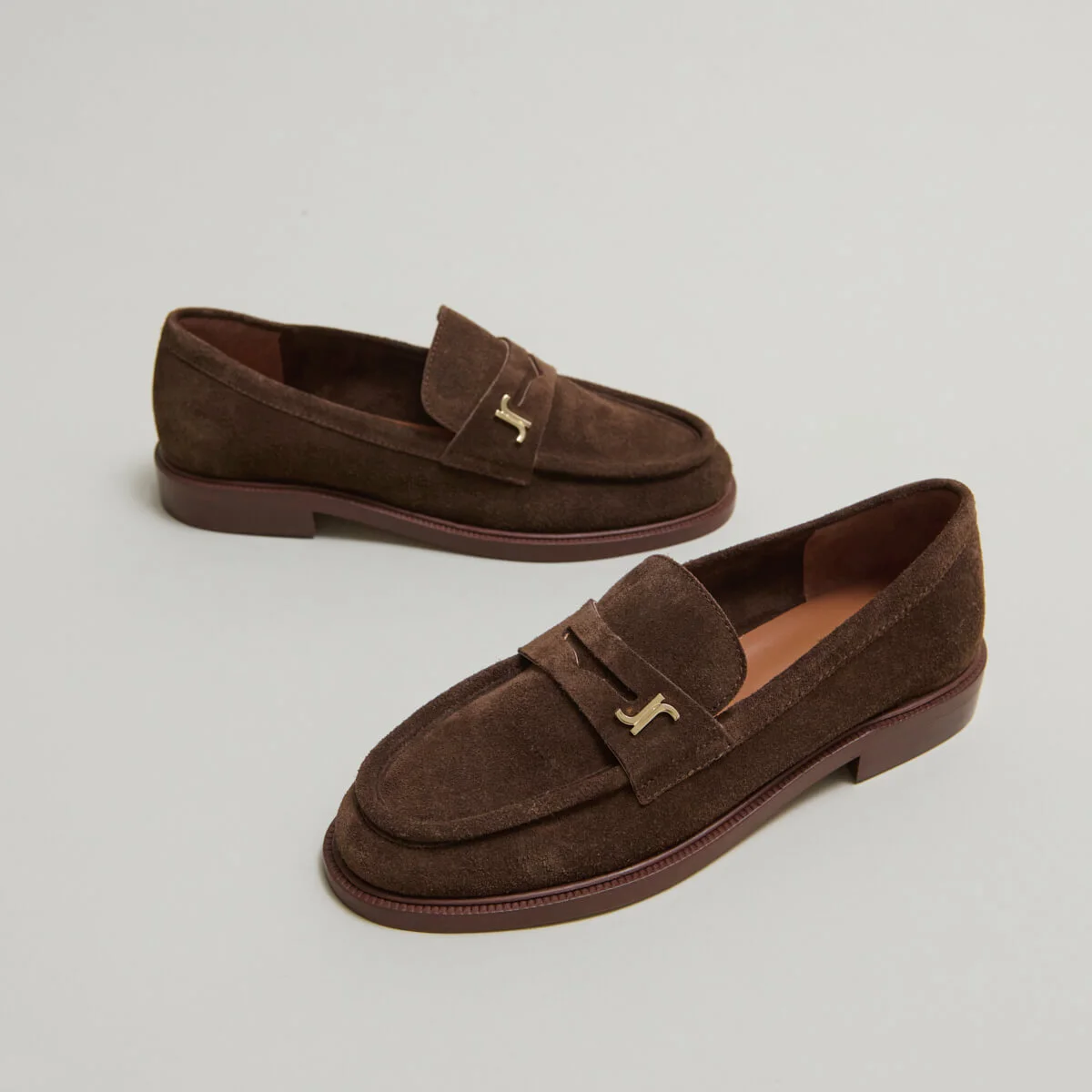 Mocassins &agrave; bouts ronds et monogrammes en cro&ucirc;te marron | DUEDI | Jonak