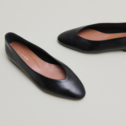 Ballerines à bouts pointus en cuir vieilli noir | DASSUS | Jonak