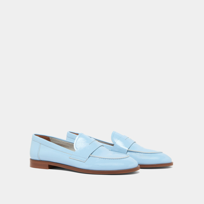 Mocassins à bouts ronds en vernis plissé bleu clair | THELMA
