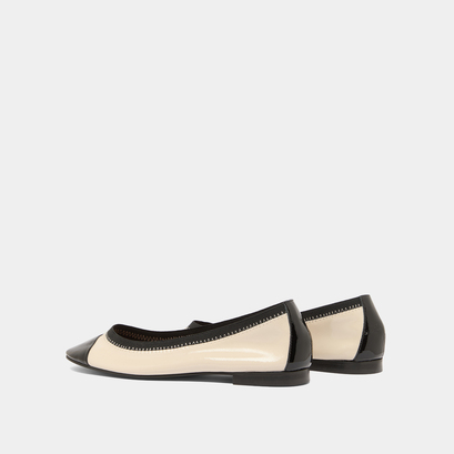 Ballerines à bouts arrondis et surpiqûres en vernis plissé noir et vernis plissé écru | DABELLE | Jonak