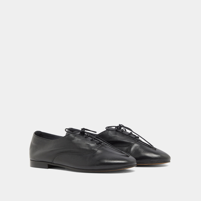 Richelieus à bouts ronds en cuir noir | DOMELLE | Jonak