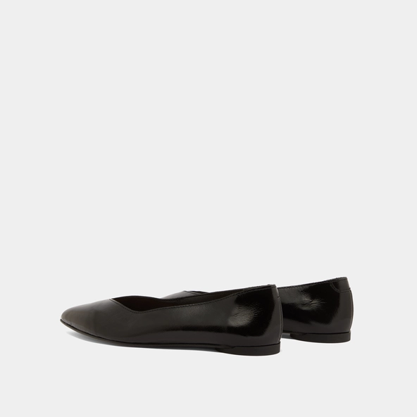 Ballerines à bouts pointus en vernis plissé noir | NOEMIE | Jonak