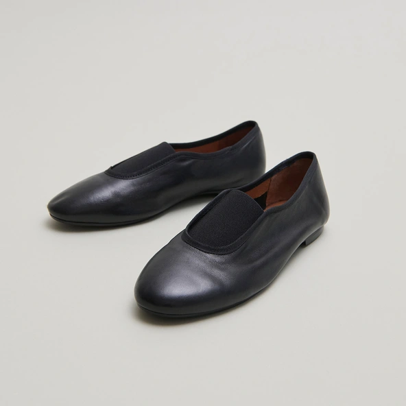 Ballerines &agrave; &eacute;lastiques en cuir noir | DABO | Jonak
