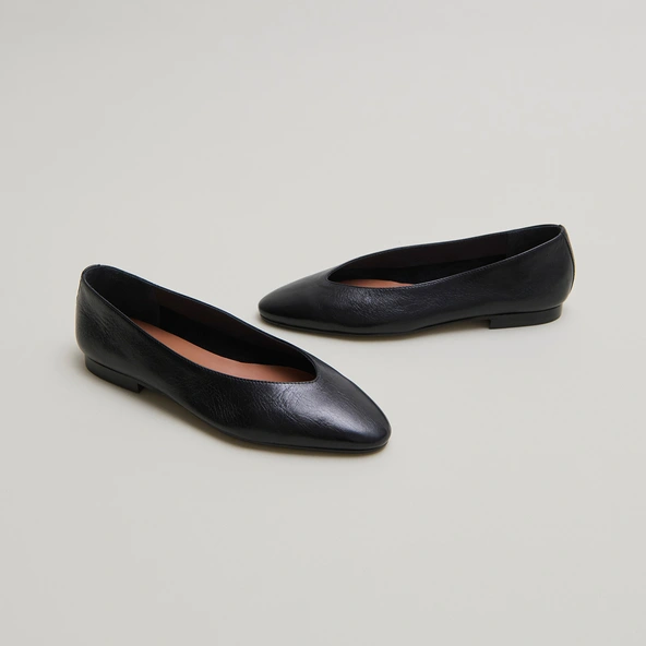 Ballerines à bouts pointus en cuir vieilli noir | DASSUS | Jonak