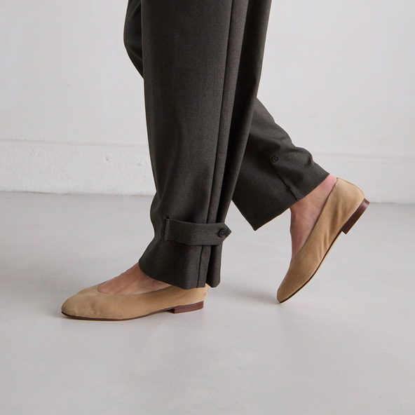 Ballerines à bouts pointus en velours camel | DASSUS | Jonak