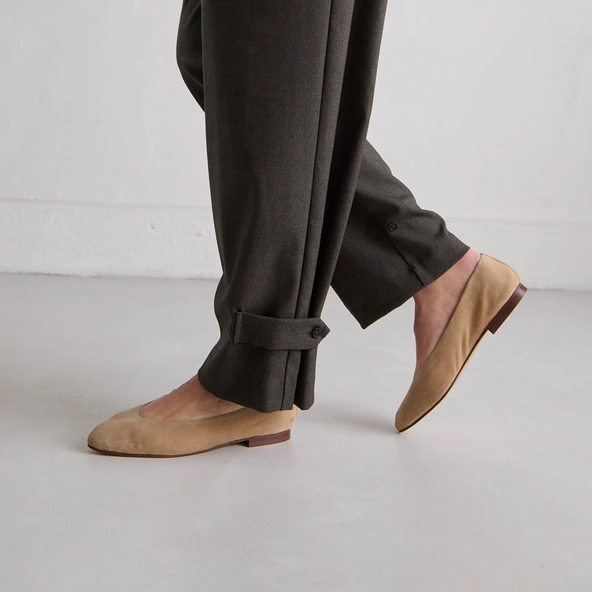 Ballerines à bouts pointus en velours camel | DASSUS | Jonak
