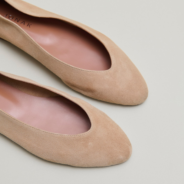 Ballerines à bouts pointus en velours camel | DASSUS | Jonak