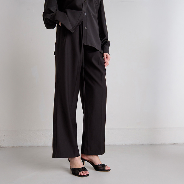Mules à talons en cuir brillant noir et mesh noir | VOILE | Jonak