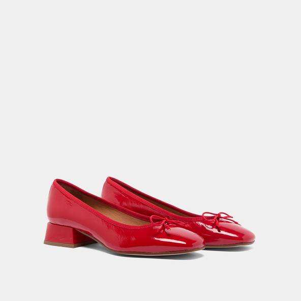 Ballerines à talons en vernis plissé rouge | dybil