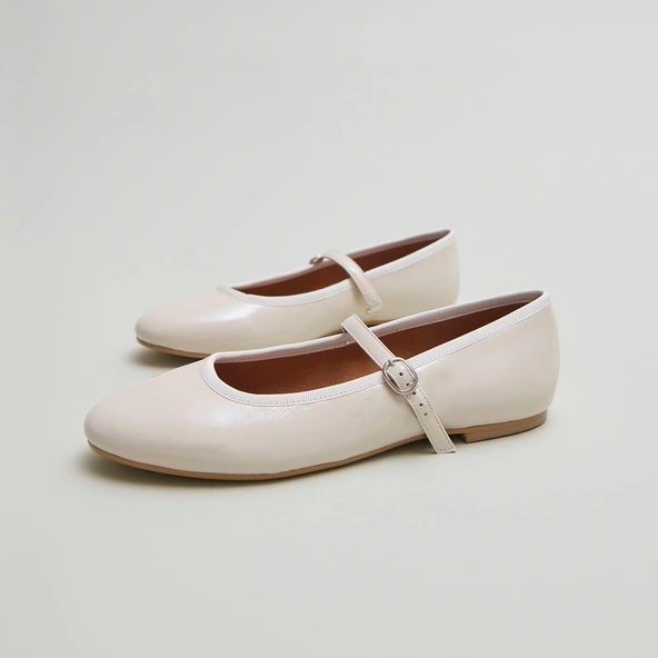 Ballerines &agrave; brides en vernis pliss&eacute; &eacute;cru | DOUCEUR | Jonak