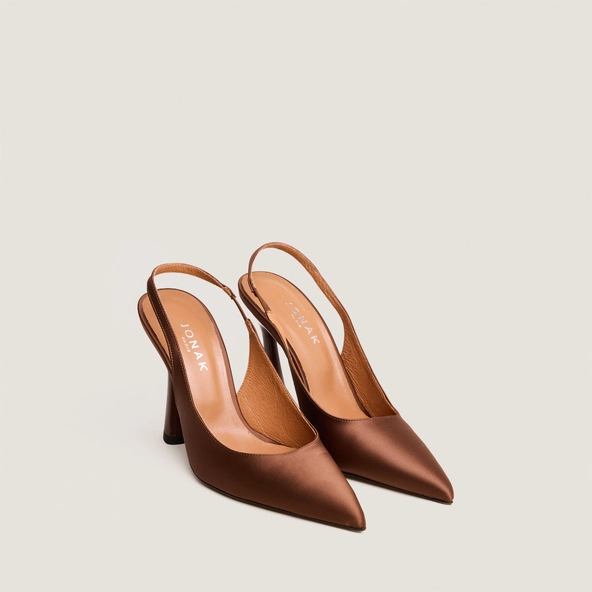 Escarpins slingbacks &agrave; bouts pointus en satin marron | DRESSY | Jonak