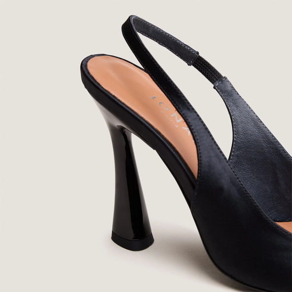 Escarpins slingbacks &agrave; bouts pointus en satin noir | DRESSY | Jonak