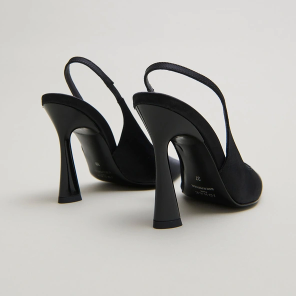Escarpins slingbacks &agrave; bouts pointus en satin noir | DRESSY | Jonak