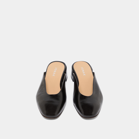 Mules &agrave; petits talons noir