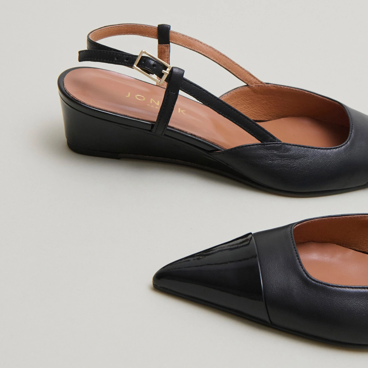 Escarpins compensés en vernis et cuir noirs | DAKARA | Jonak