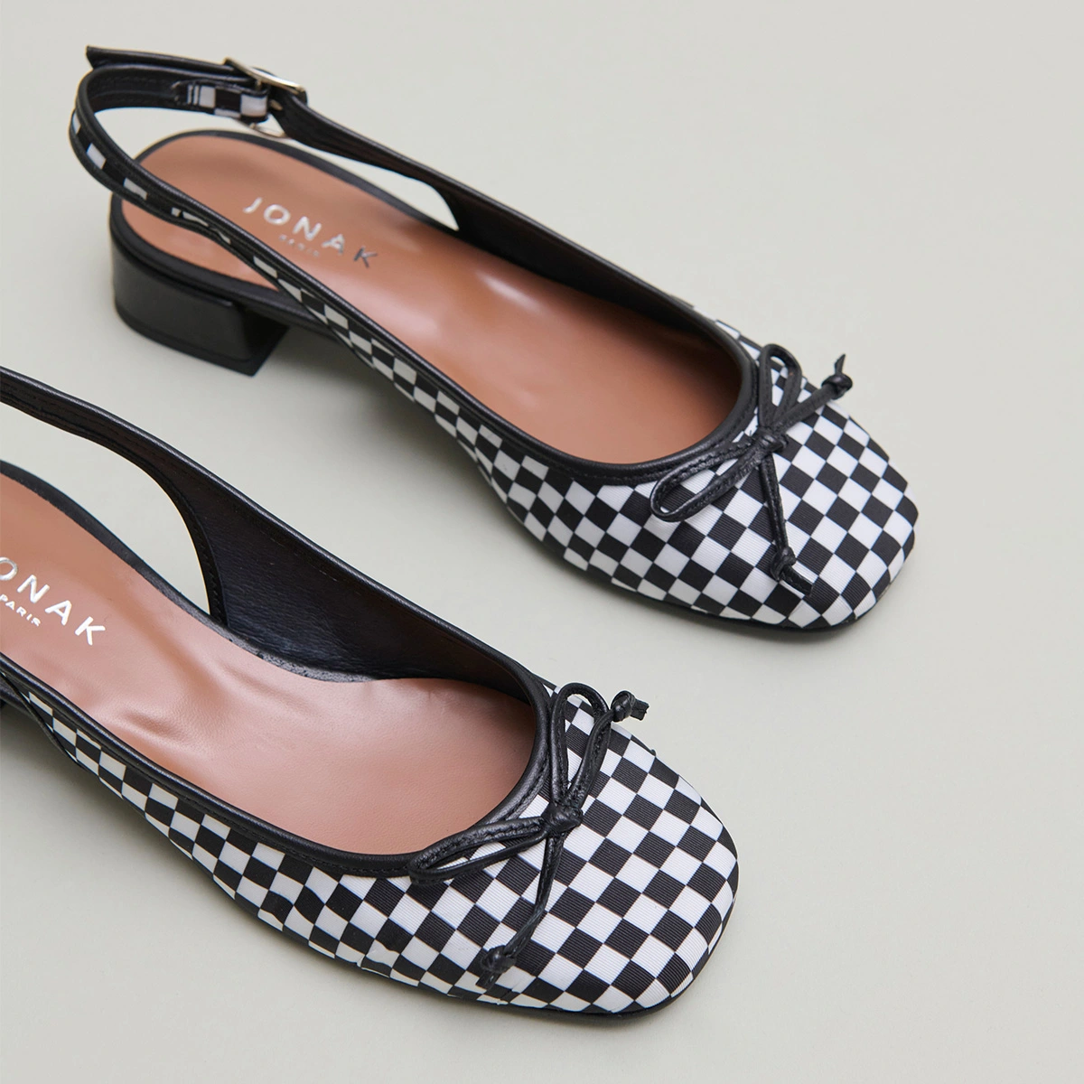 Ballerines slingbacks à talons en textile noir et cuir blanc | DAMIUS | Jonak