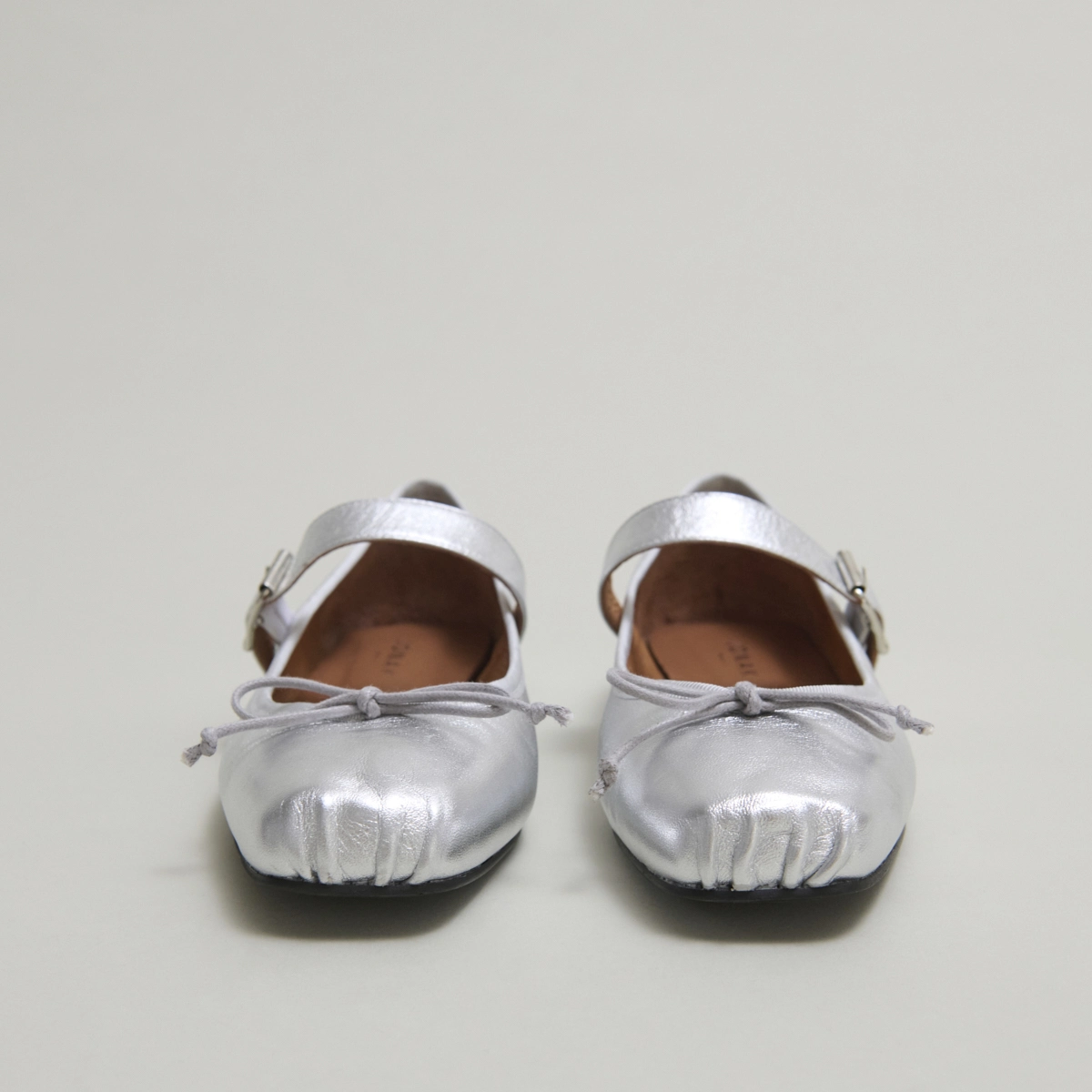 Ballerines à brides en cuir métallisé argent | DOMINANTE | Jonak
