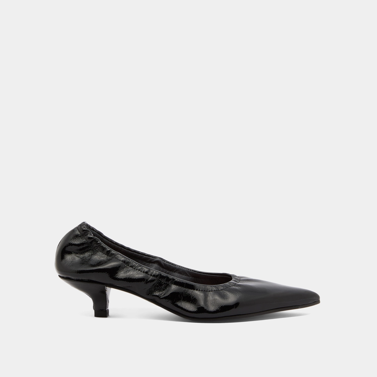 Escarpins &agrave; petits talons en vernis pliss&eacute; noir | DOUA | Jonak