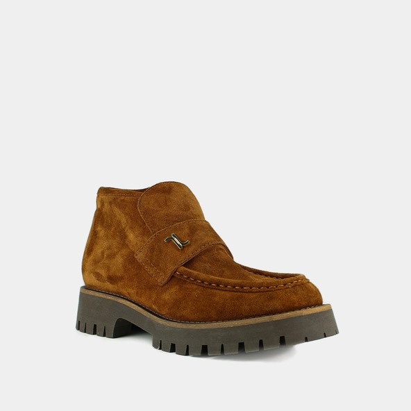 Boots &agrave; semelles crant&eacute;es et monogrammes en croute cognac | DESKIA | Jonak