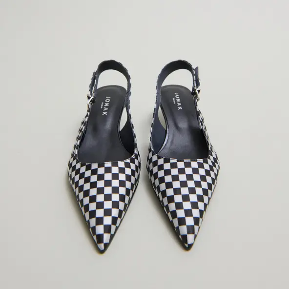 Escarpins à petits talons et boucles ajustables en textile noir et blanc | DOUALA | Jonak