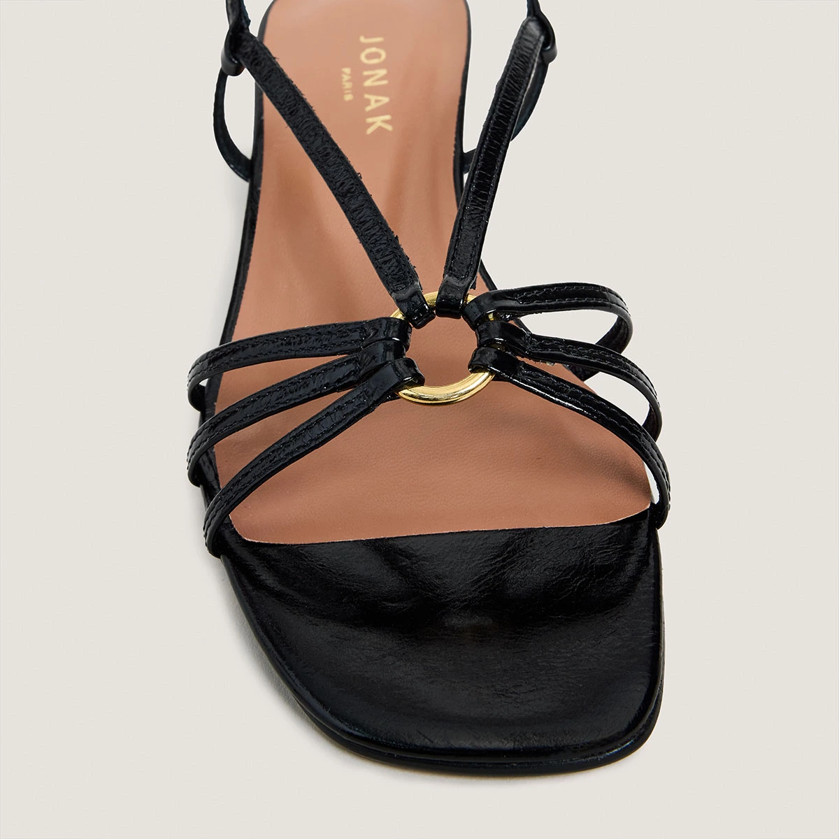 Sandales compensées en cuir brillant noir | DESINVOLTE | Jonak