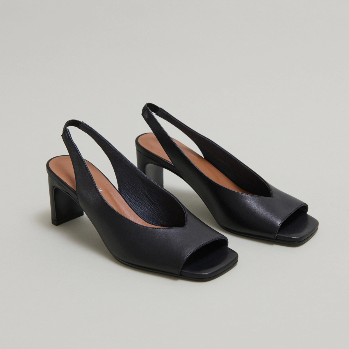 Escarpins slingbacks en cuir noir | DICTON | Jonak