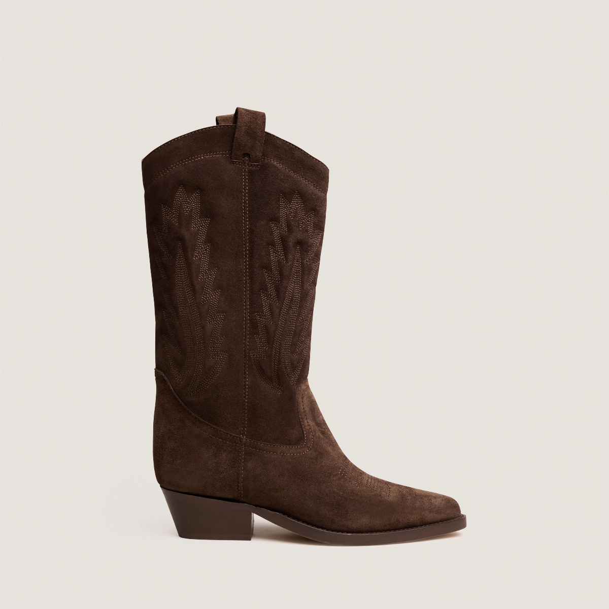 Bottes à bouts pointus et surpiqures apparentes en croûte marron foncé | DELEA | Jonak