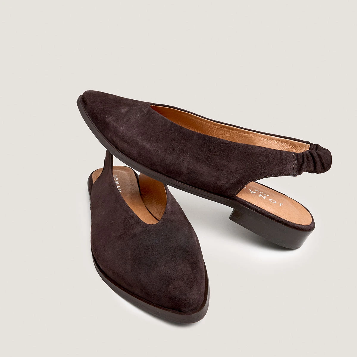 Ballerines à bouts arrières ouverts en velours marron foncé | Acajou | Jonak