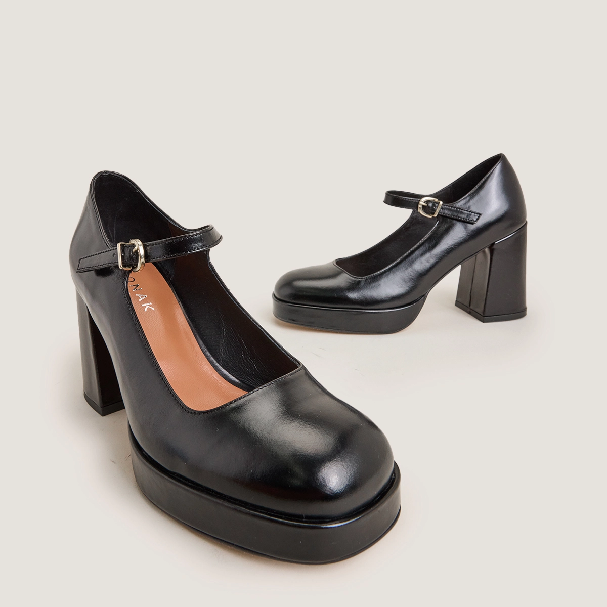 Babies à plateformes et bouts arrondis en cuir noir | VERITOX | Jonak