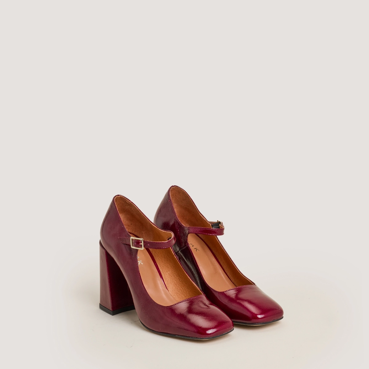 Babies à talons et bouts carrés en cuir brillant bordeaux | VALERIA | Jonak