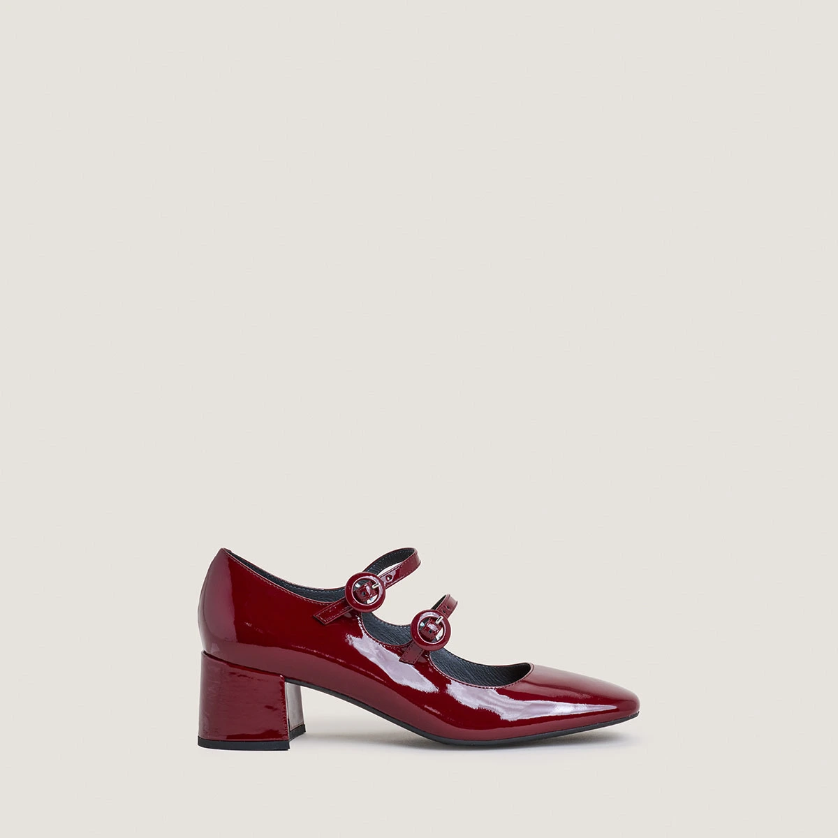 Babies à doubles brides et bouts arrondis en vernis bordeaux | DELOU | Jonak