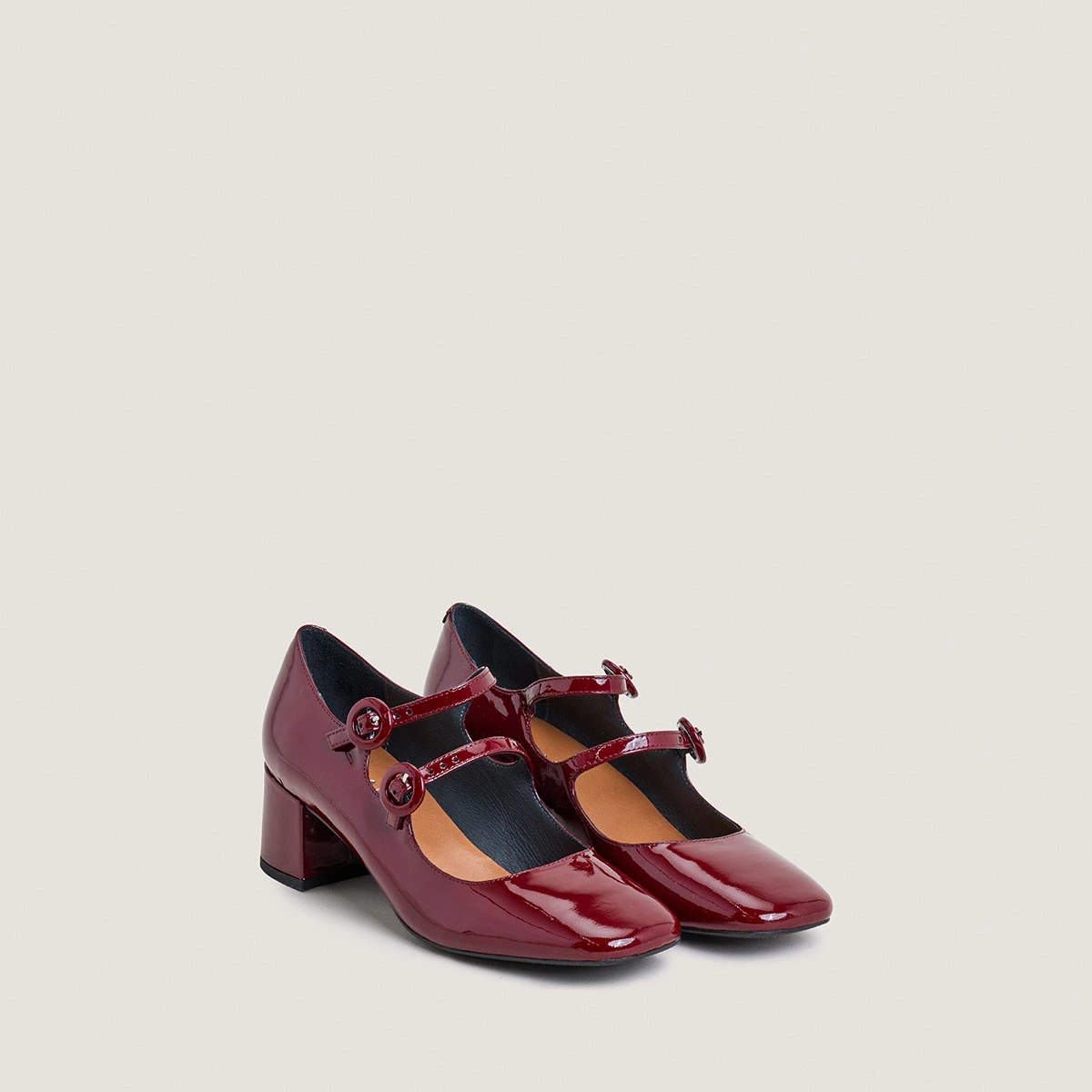 Babies à doubles brides et bouts arrondis en vernis bordeaux | DELOU | Jonak
