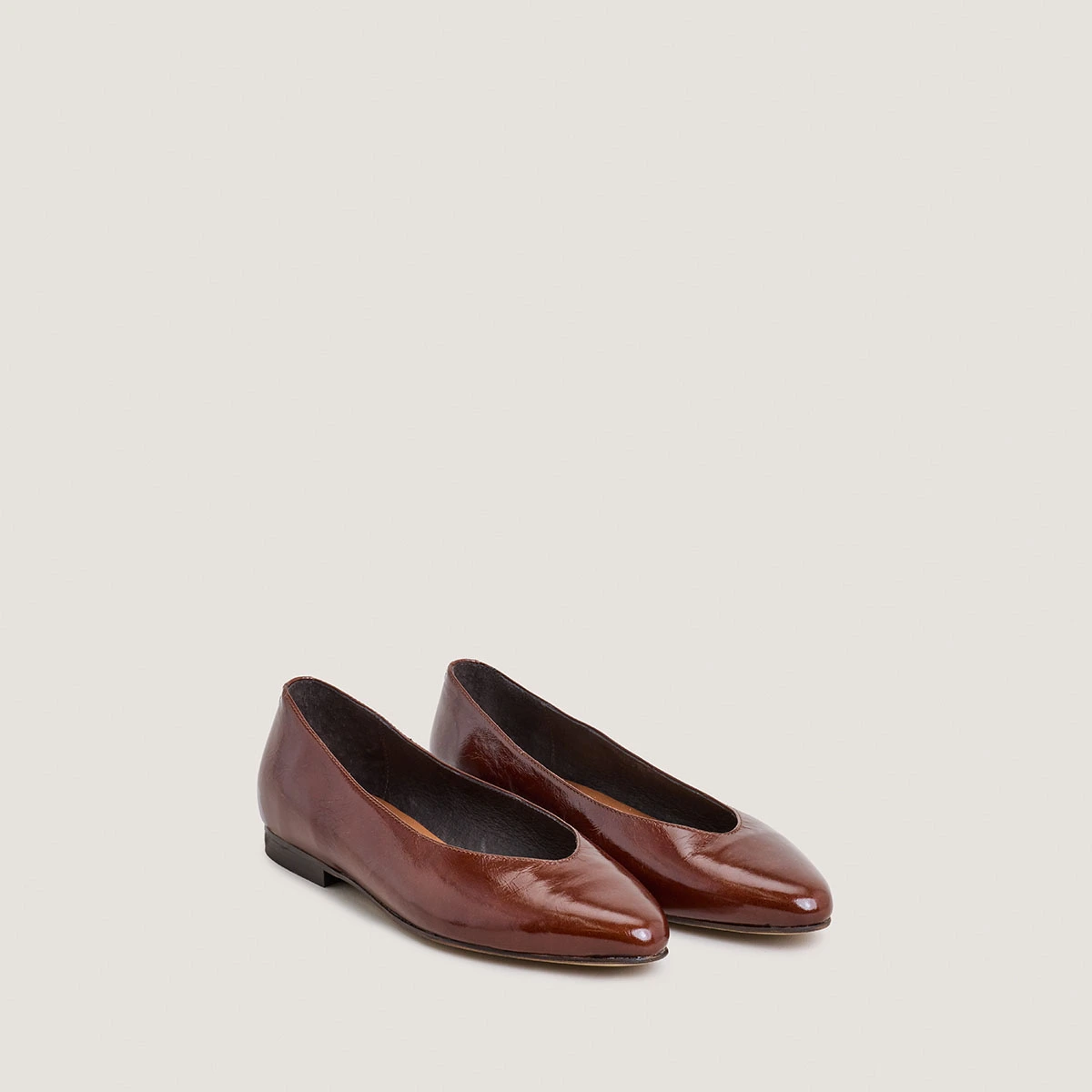 Ballerines à bouts pointus en cuir brillant marron | DASSUS | Jonak
