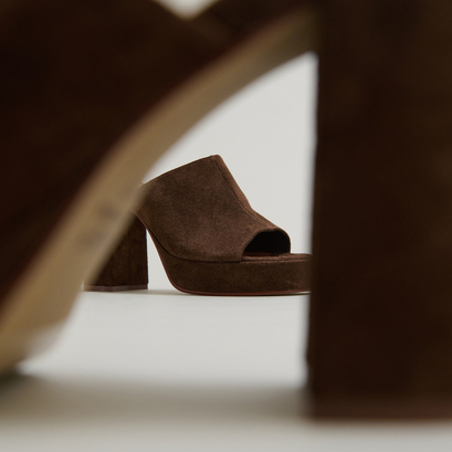 Mules à talons et plateformes marron