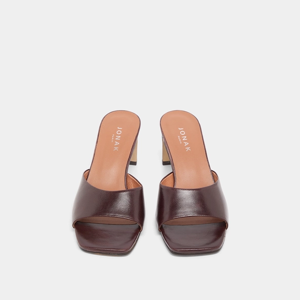 Mules &agrave; talons en cuir marron fonc&eacute; | DERIVE | Jonak