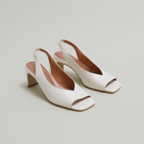 Escarpins slingbacks en cuir &eacute;cru | DICTON | Jonak